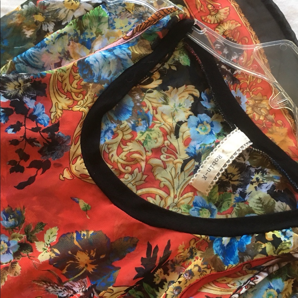 Robin-K Tops - Picture 2 of 4